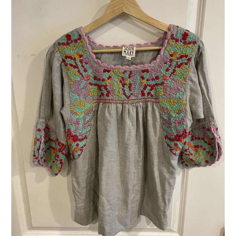 Sister Mary Karmen Embroidered Floral Peasant Blouse Medium Gray Boho Folk Art